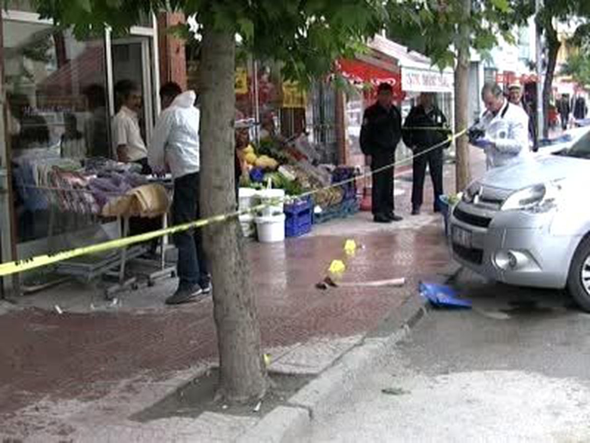 Boşandığı Karısını Bıçakladı