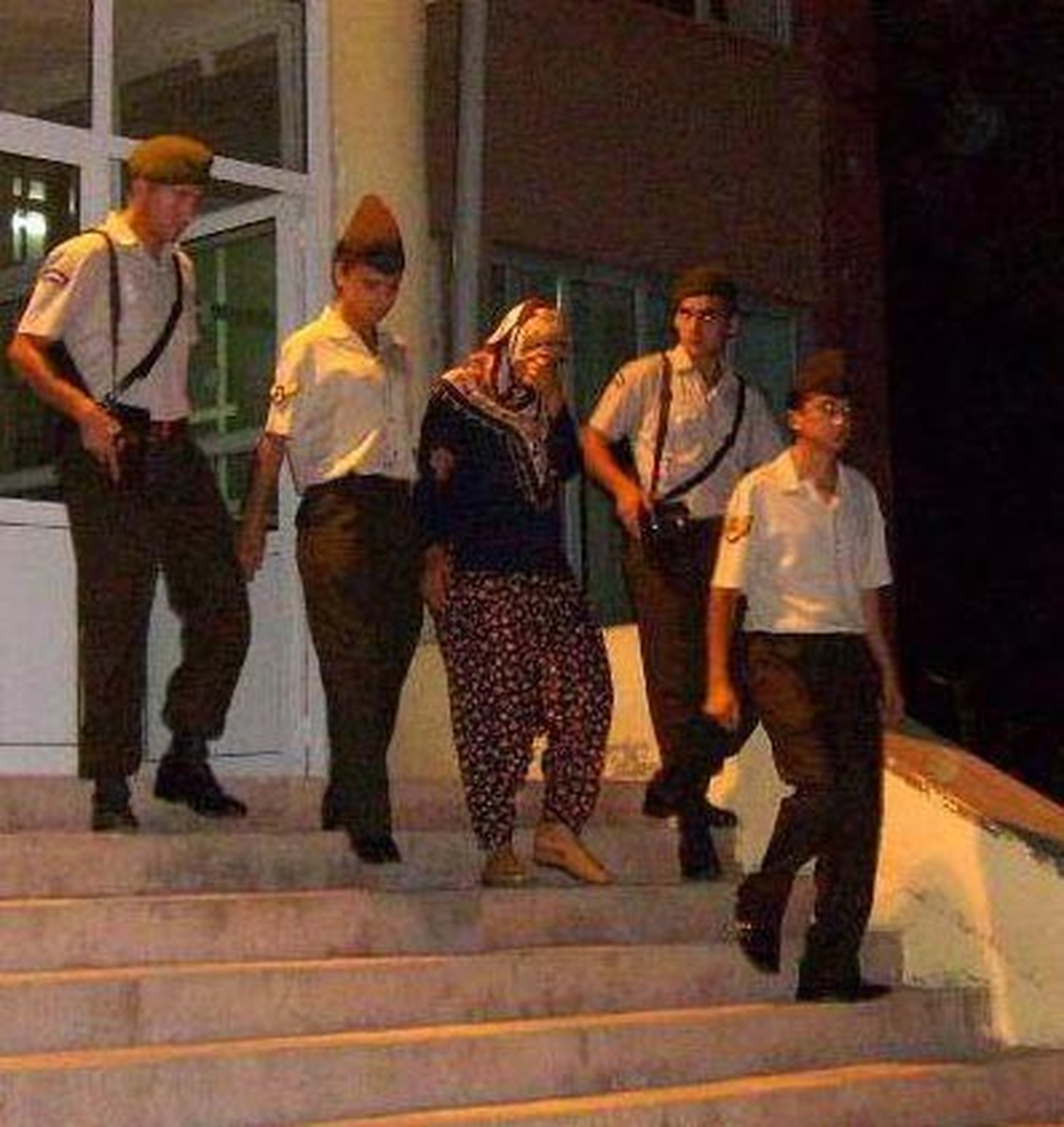 Cinayet Zanlısı Kadınlara 'Pardon' Tazminatı