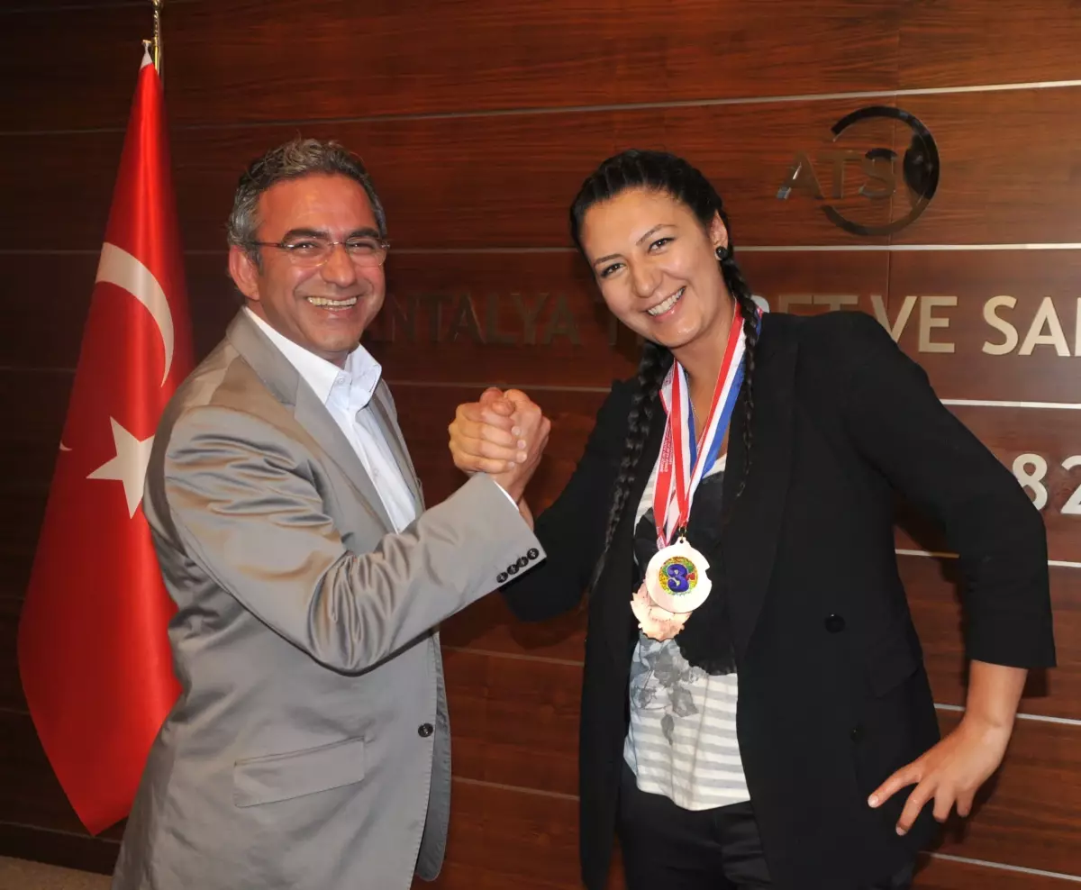 Dünya Üçüncüsü Ülker Pınar Aydın\'a Atso\'dan Destek