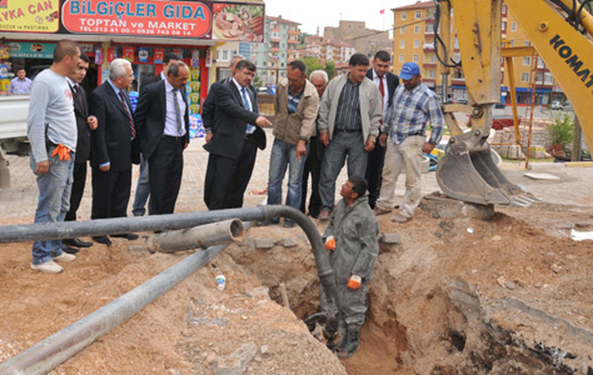Emin Erişingil Bulvarı'na Sağlam Alt Yapı