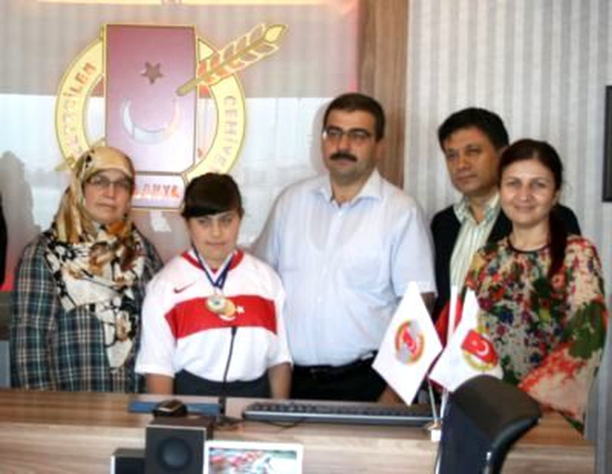 Engelli Kızın Şampiyonluk ve Köşk Hayali