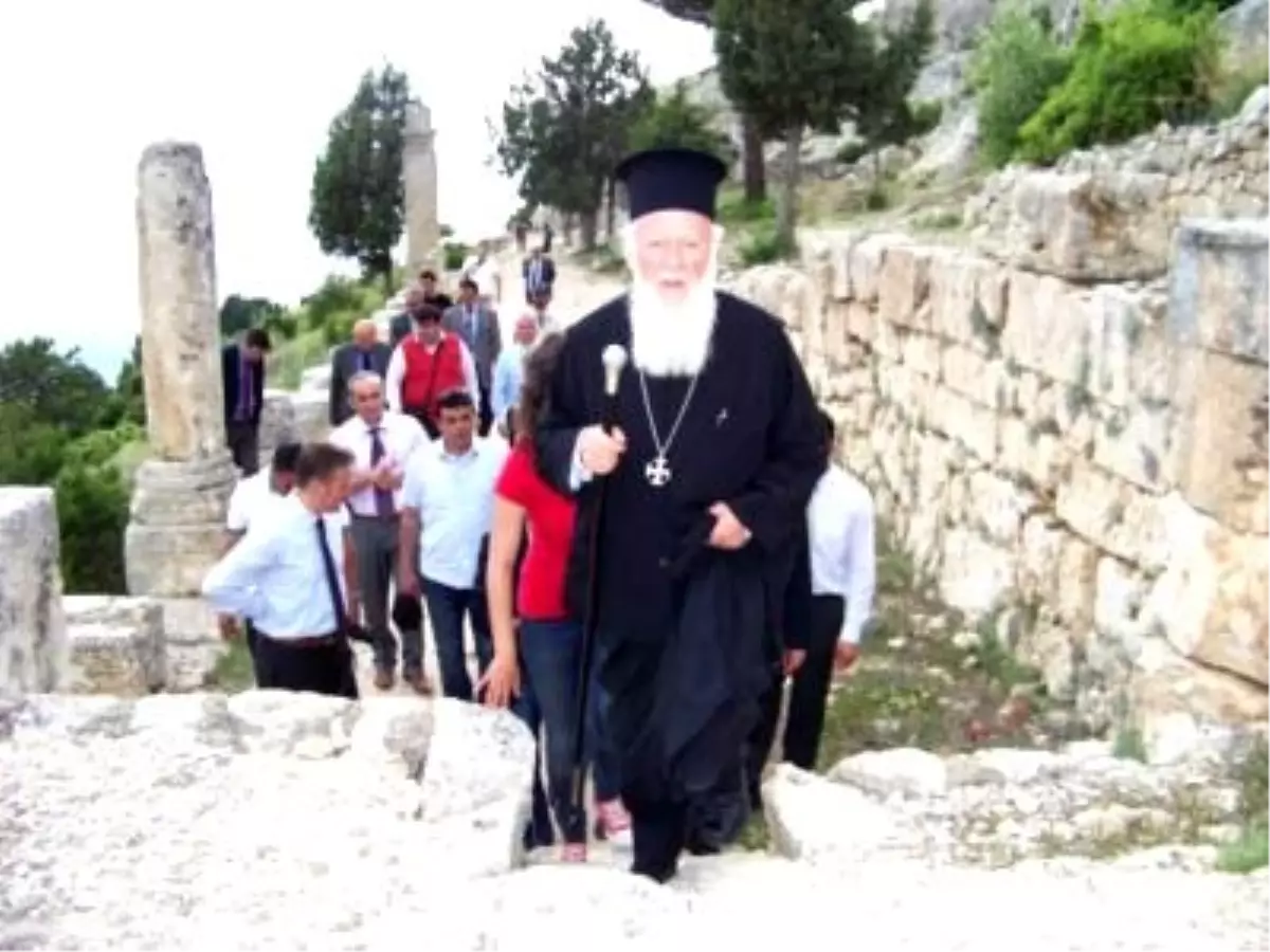 Fener Rum Patriği Bartholomeos Alahan Manastırında