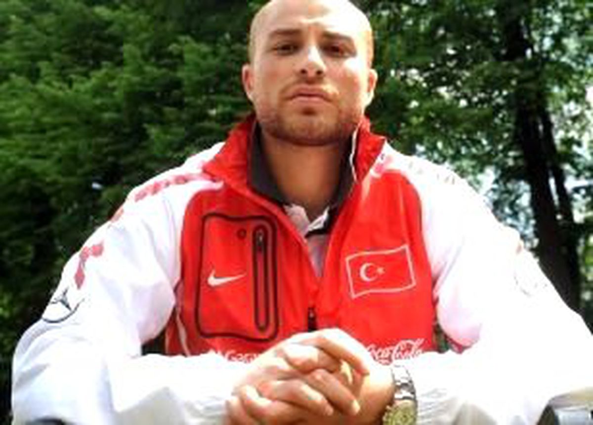 G.saray'a mı Yoksa F.bahçe'ye Mi?
