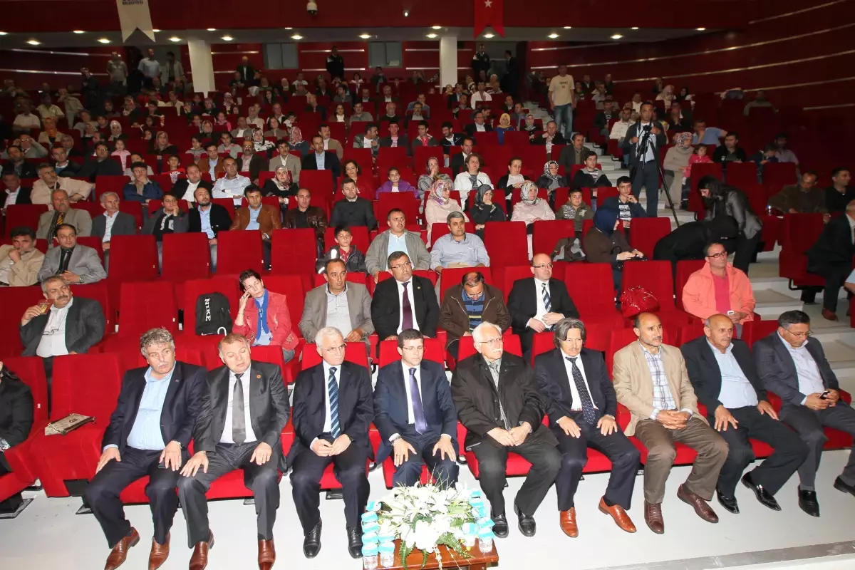 Gebze Fatih\'i Ve Fethi Dinledi