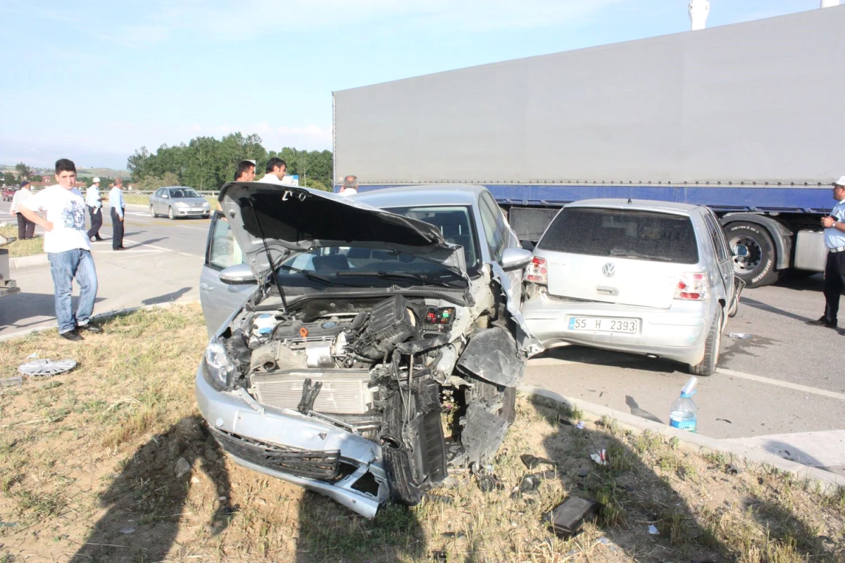 Havza\'da Trafik Kazası: 3 Yaralı