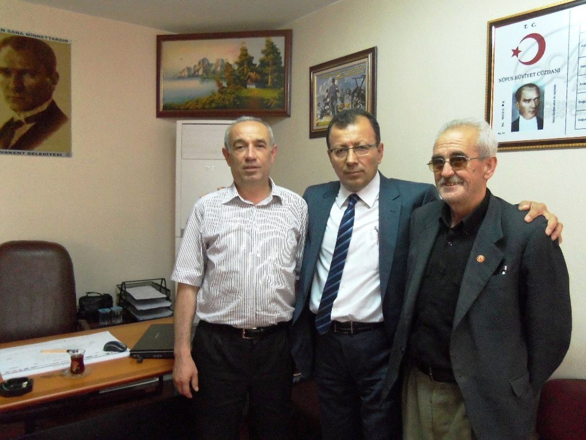 İlçe Tarım Müdürü İbrahim Altıntaş'tan Muhtarlar Derneği Başkanı Savuran'a Tebrik Ziyareti...