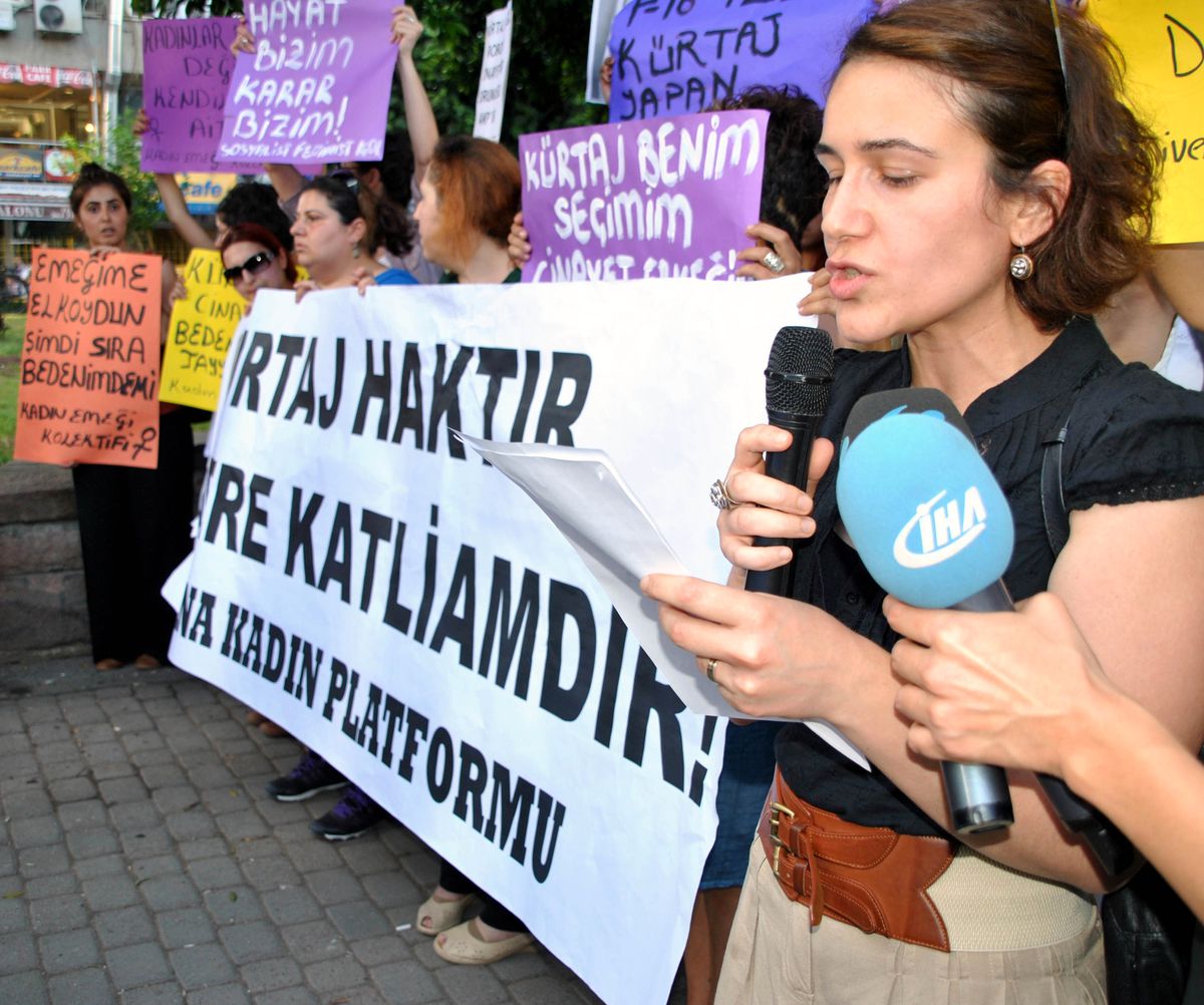 Kadın Platformundan 'Kürtaj' Tepkisi