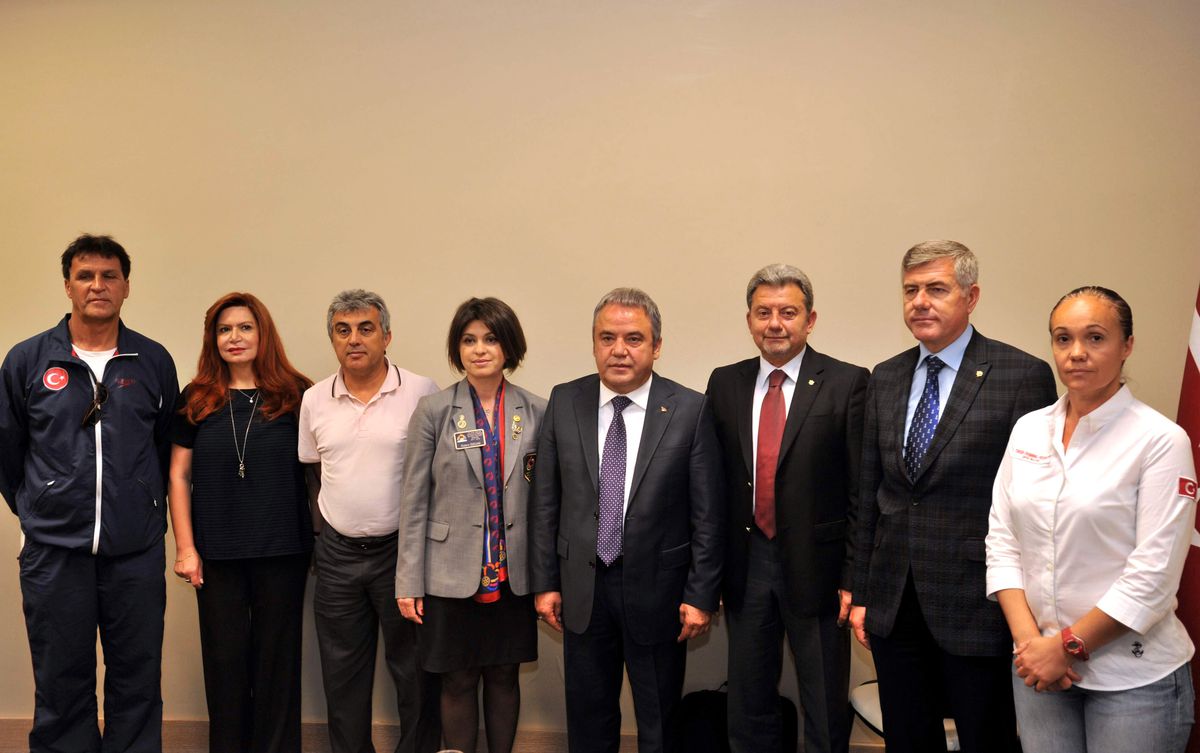 Konyaaltı, Şampiyon Kulaçlara Ev Sahipliği Yapacak