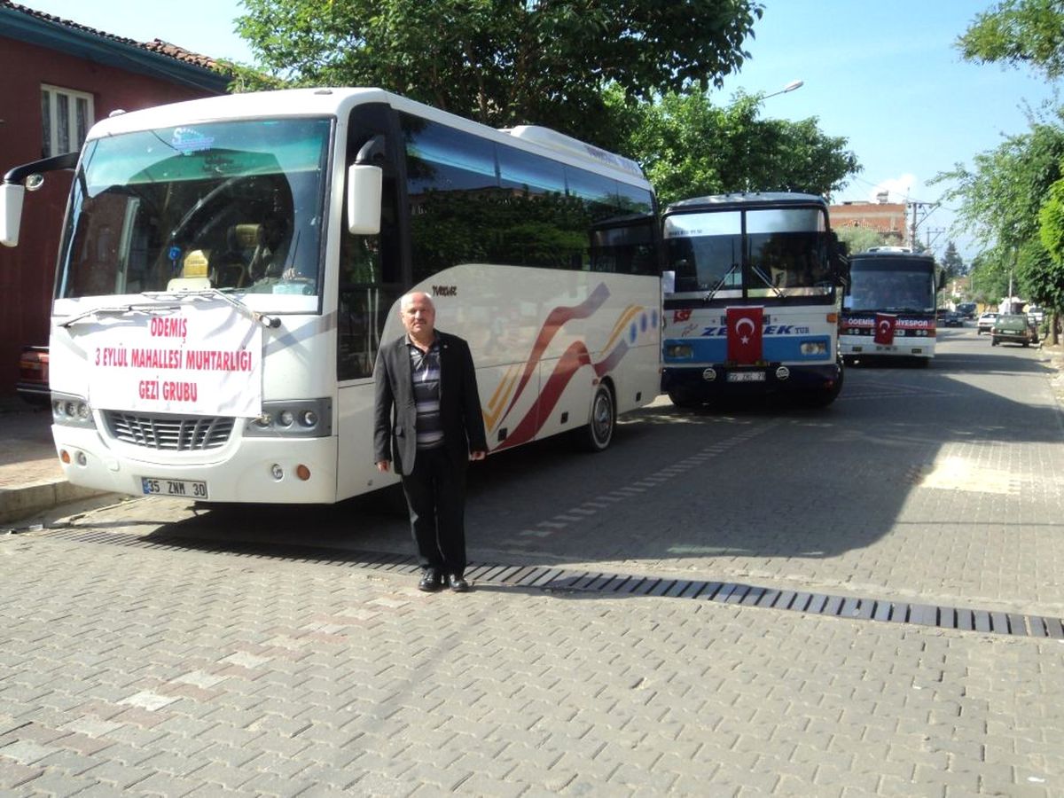Ödemiş Üç Eylül Mahalle Muhtarlığı'ndan Yoksul ve Yaşlı Vatandaşlar İçin Çevre Gezisi