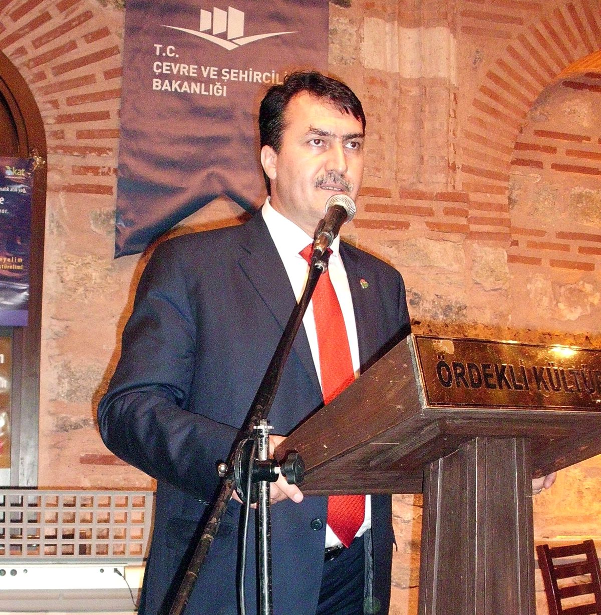 Okullardan Toplanan Atıklar Engellilerin Yüzünü Güldürüyor