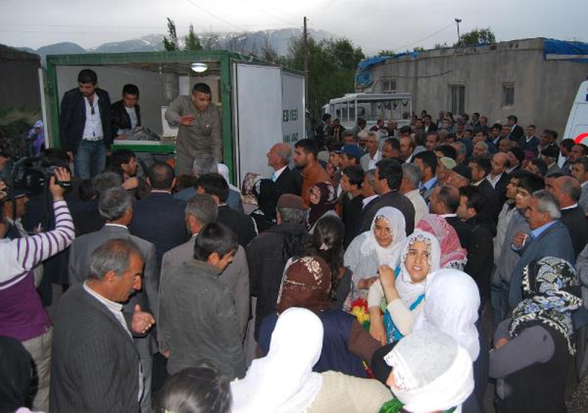 Öldürülen PKK'lı Gece Toprağa Verildi