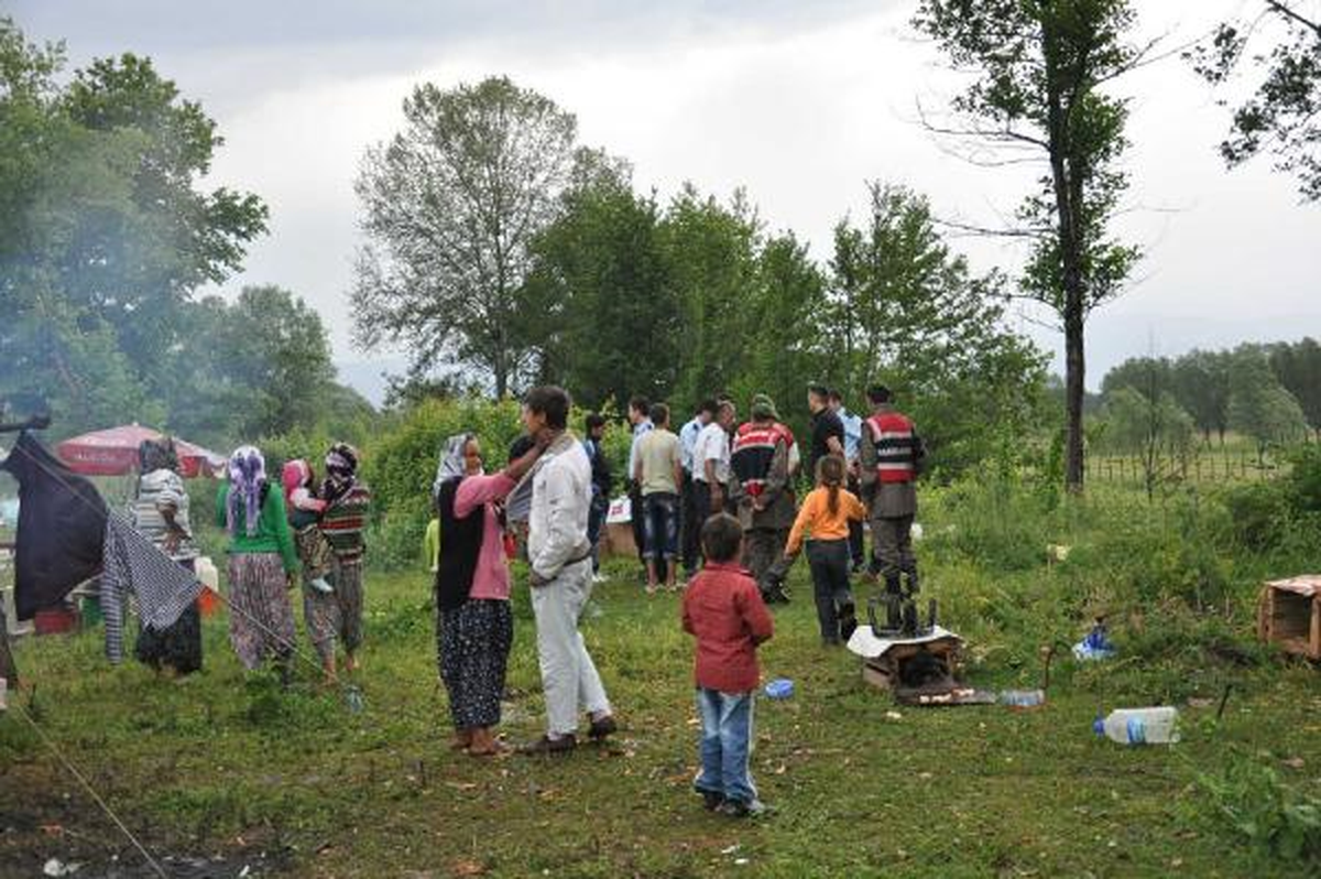 Roman Çadırlarına 'Kayıp Horoz' Baskını