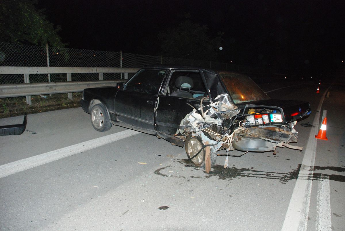 Sakarya'da Trafik Kazası: 3 Yaralı