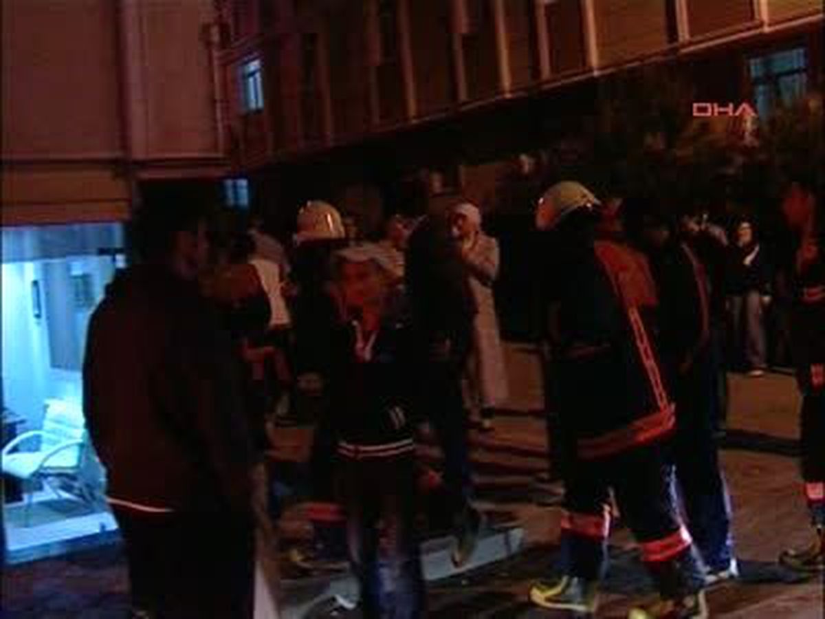 Servis Asansörü Yere Çakıldı: 2 Yaralı