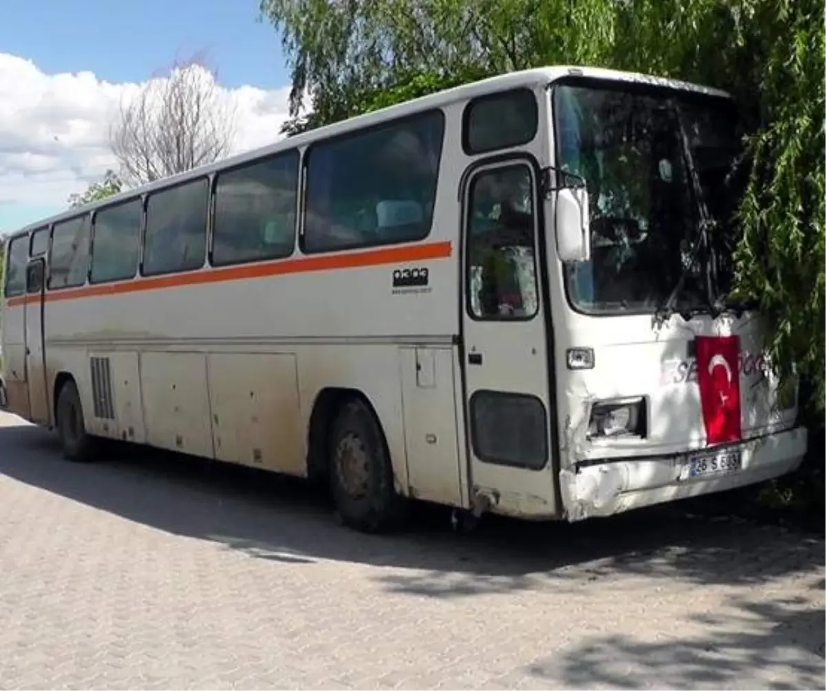 Seyitgazi\'de Trafik Kazası: 1 Ölü