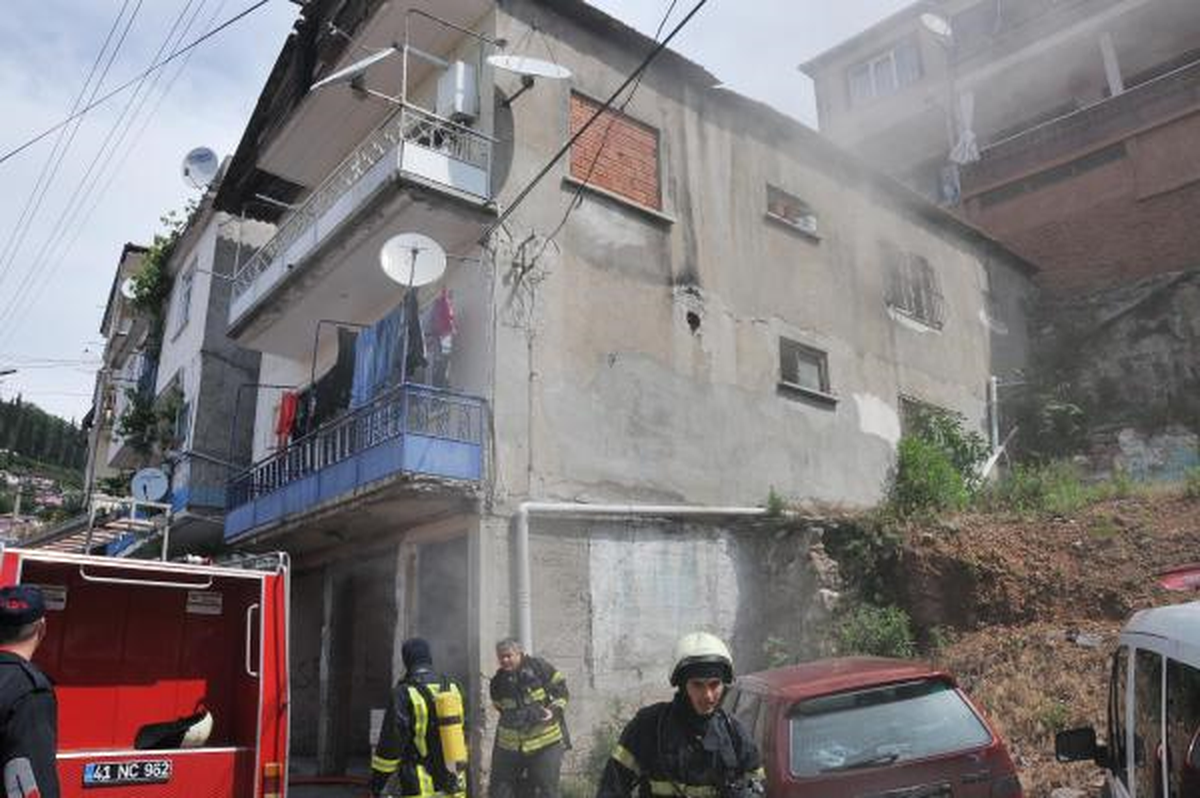 Sıgara İzmariti Ev Yaktı