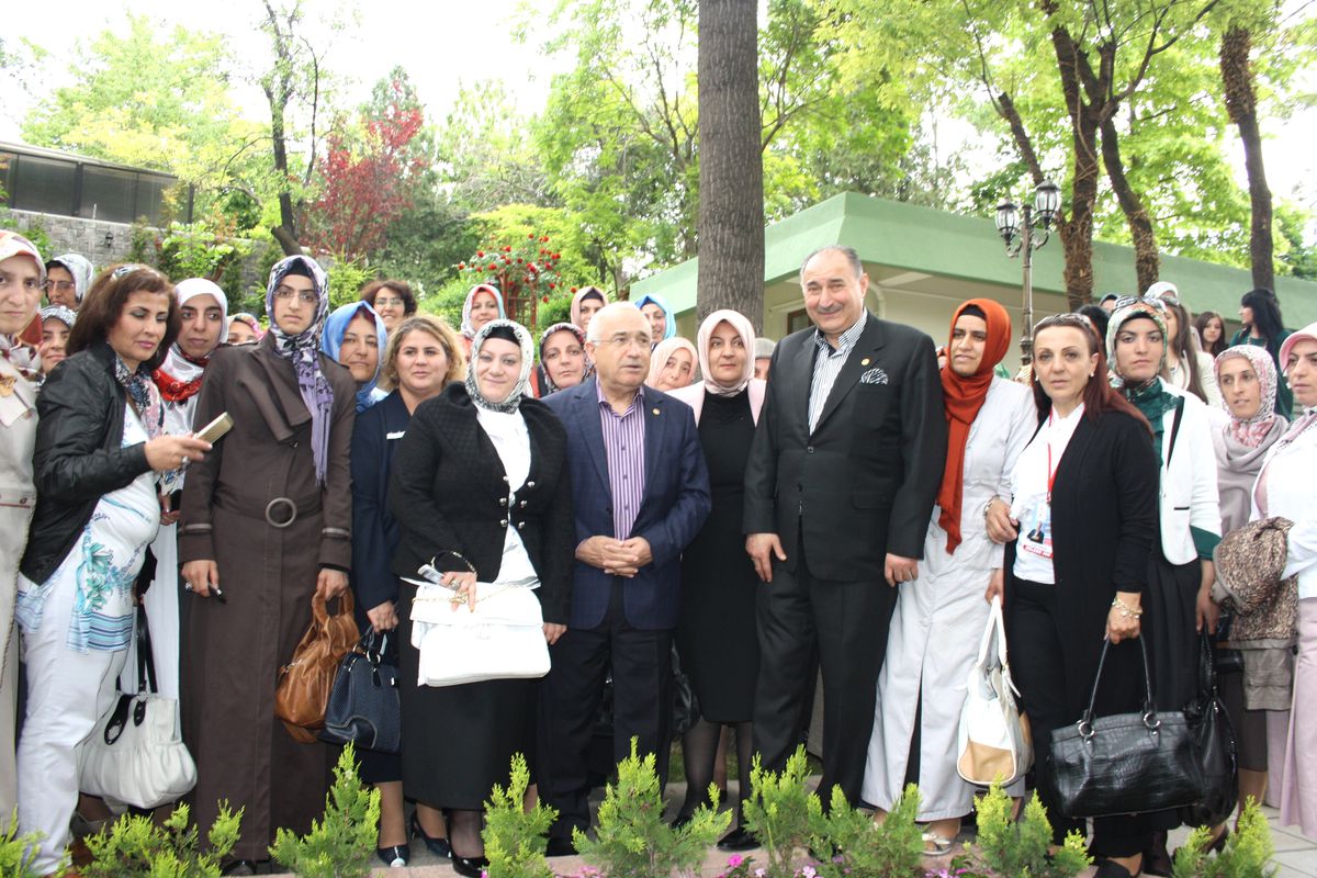 TBMM Başkanı Çiçek Ak Partı Erzurum Kadın Kolları Üyelerini, Meclıste Kabul Ettı.