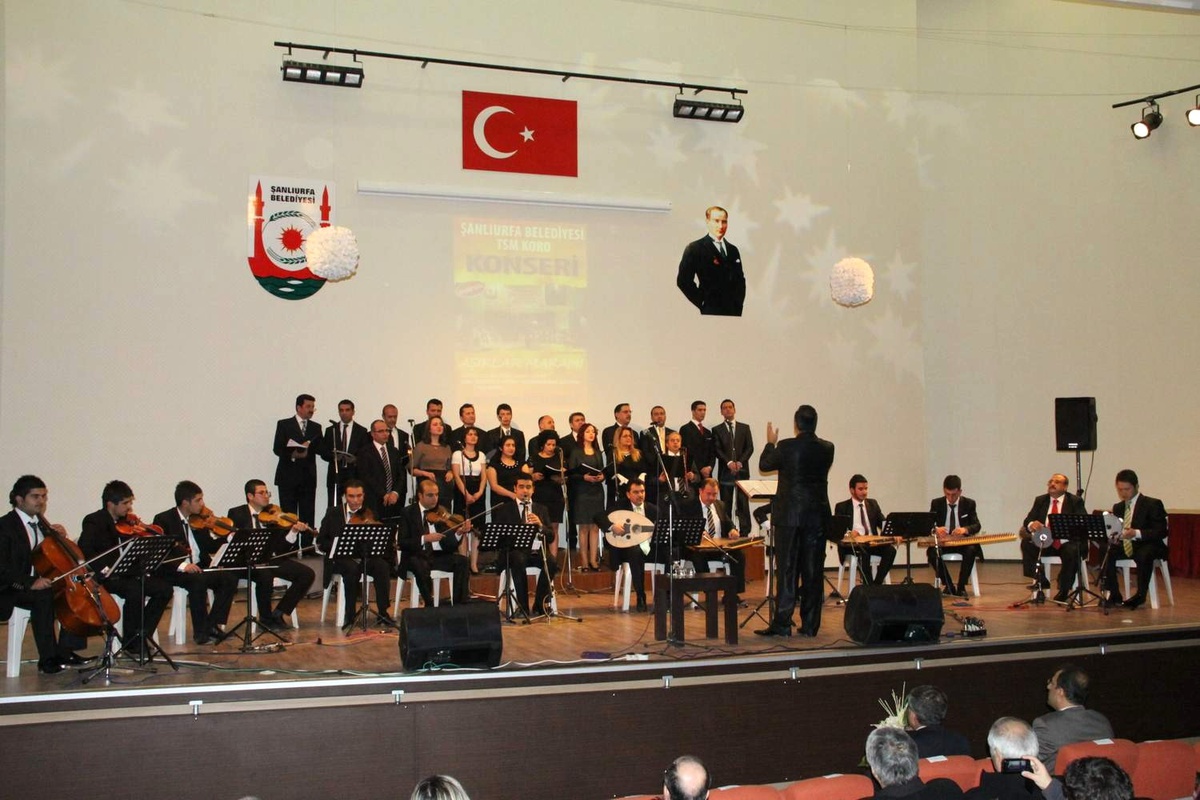 Türk Sanat Müziği Korosunun Konseri Büyüledi