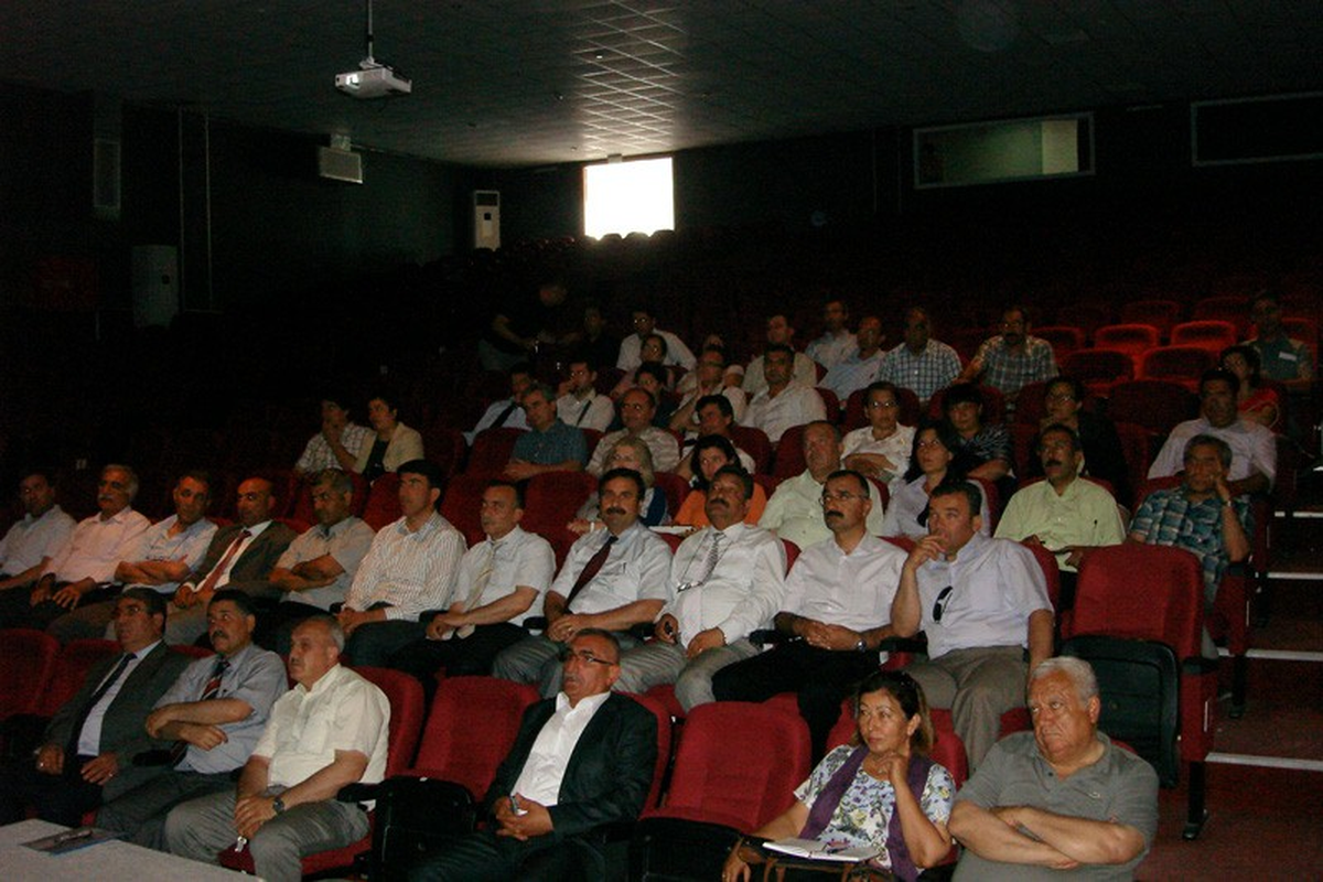 Urla'da Okul Müdürlerine Bakanlıkça Uzaktan Eğitim Uygulaması