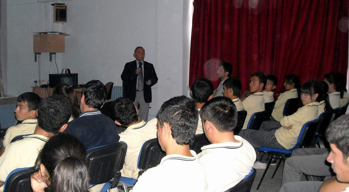 Yeşilay'dan Öğrencilere Bağımlılık ve Zararları Toplantısı