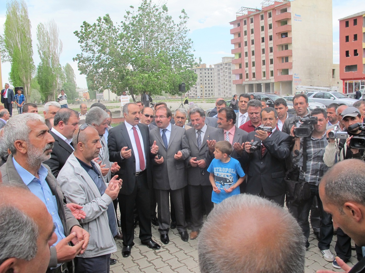Ağrı Belediyesi Özel Halk Otobüslerini Yeniledi