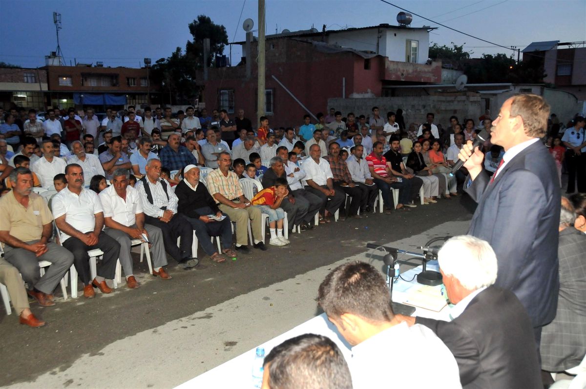 Akdeniz Belediyesi'nin Mahalle Halk Toplantıları Sürüyor
