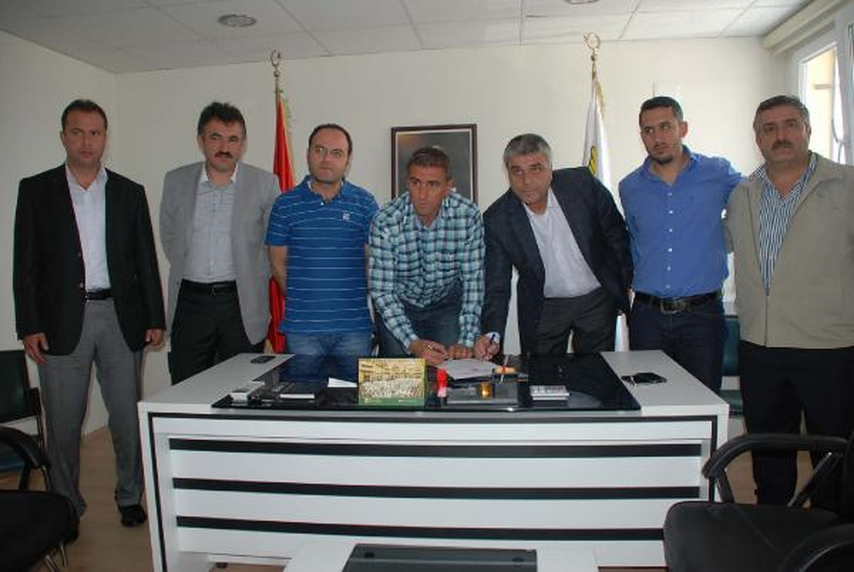Akhisar Belediyespor'a Hamzaoğlu'ndan Rötarlı İmza