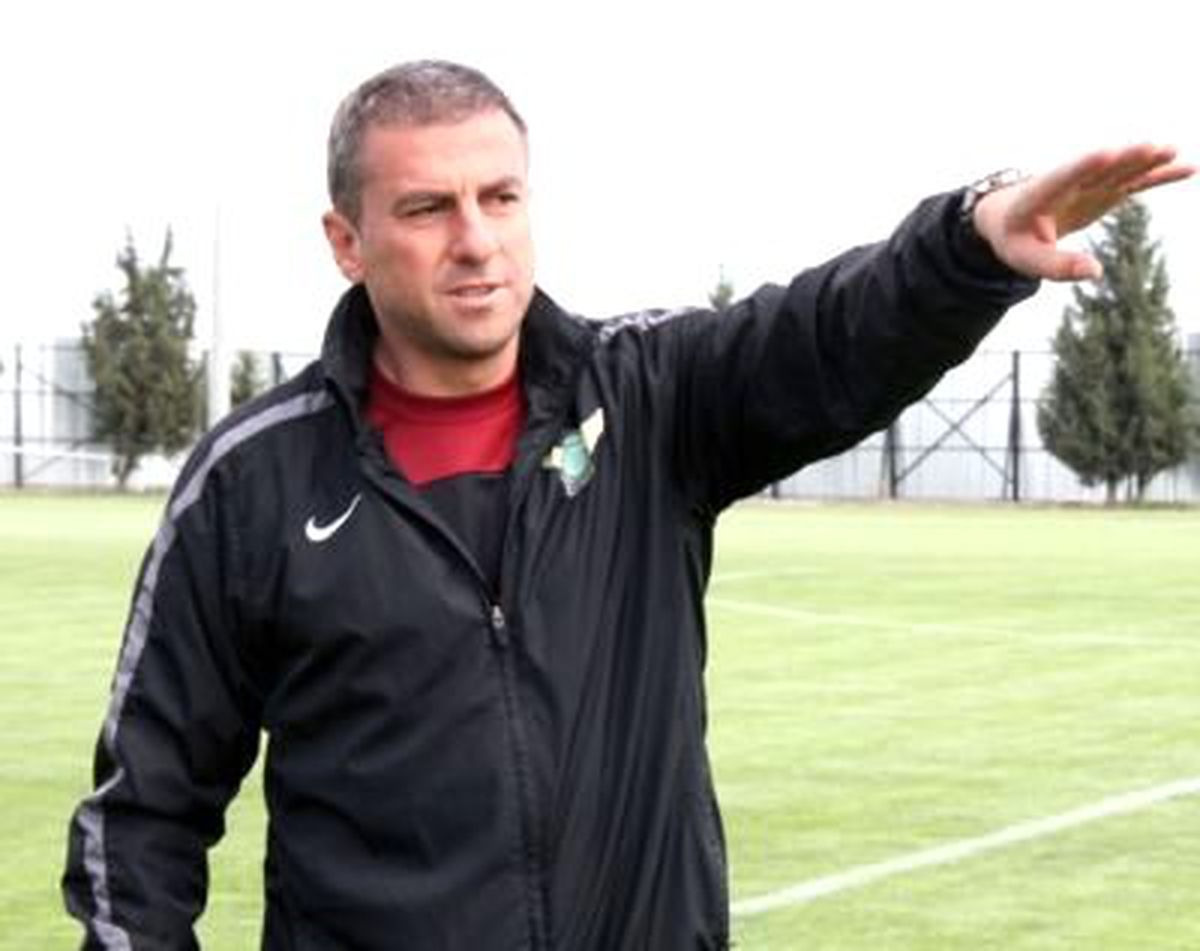 Akhisar Belediyespor Hamzaoğlu ile Devam Kararı Aldı