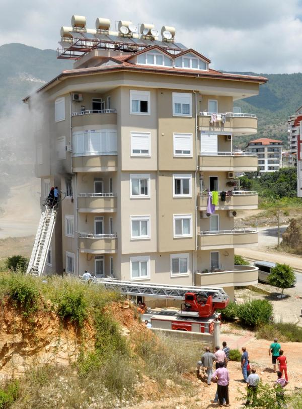 Alanya'da Çıkan Yangın Korkuttu