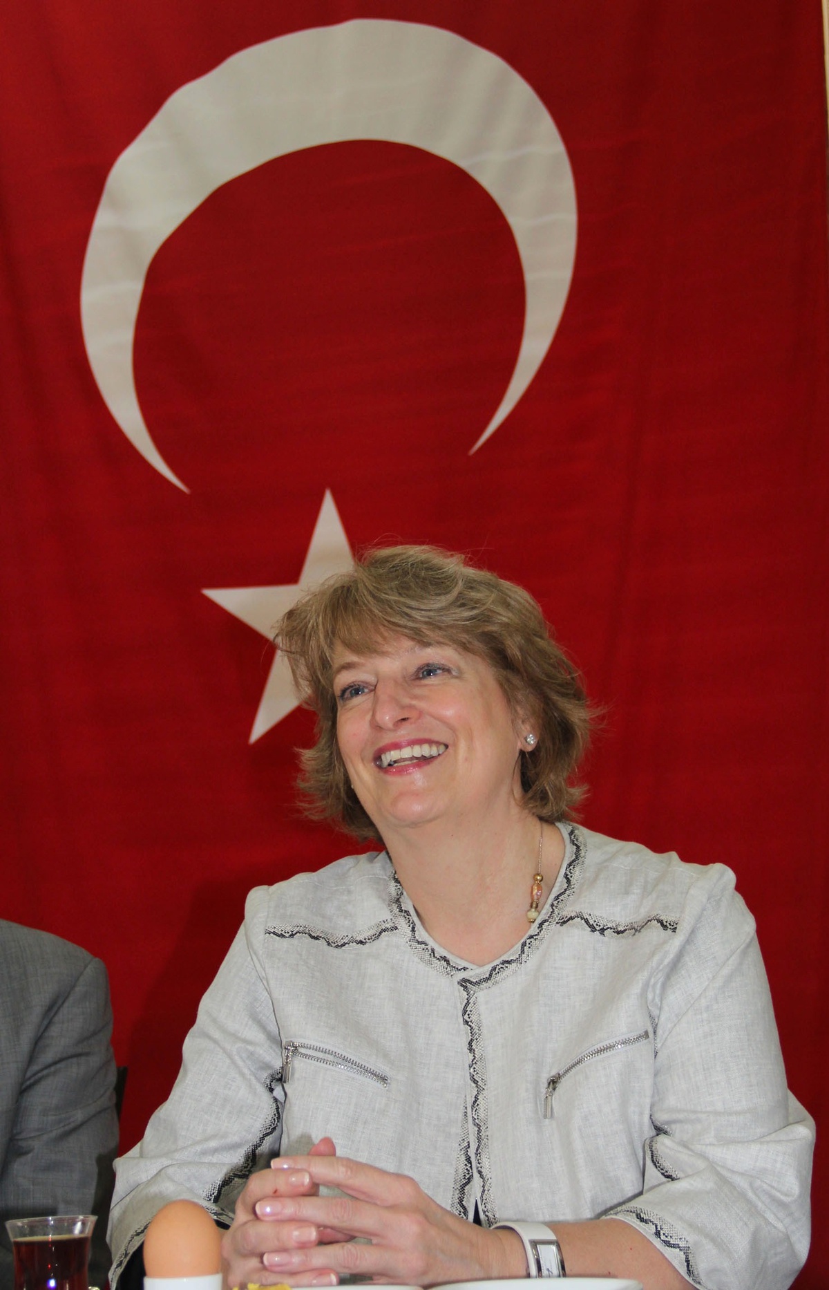 Bakan Yazıcı'dan Amerikalı Yazara Övgü