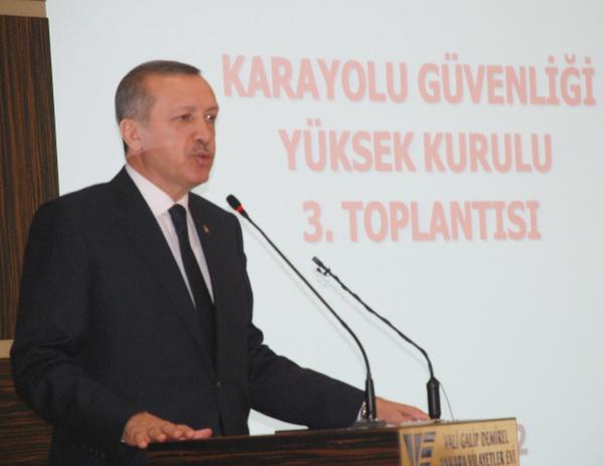 Başbakan Erdoğan; Türkiye'de Araç Sayısı Artarken, Ölümlü Kazalar Azalıyor