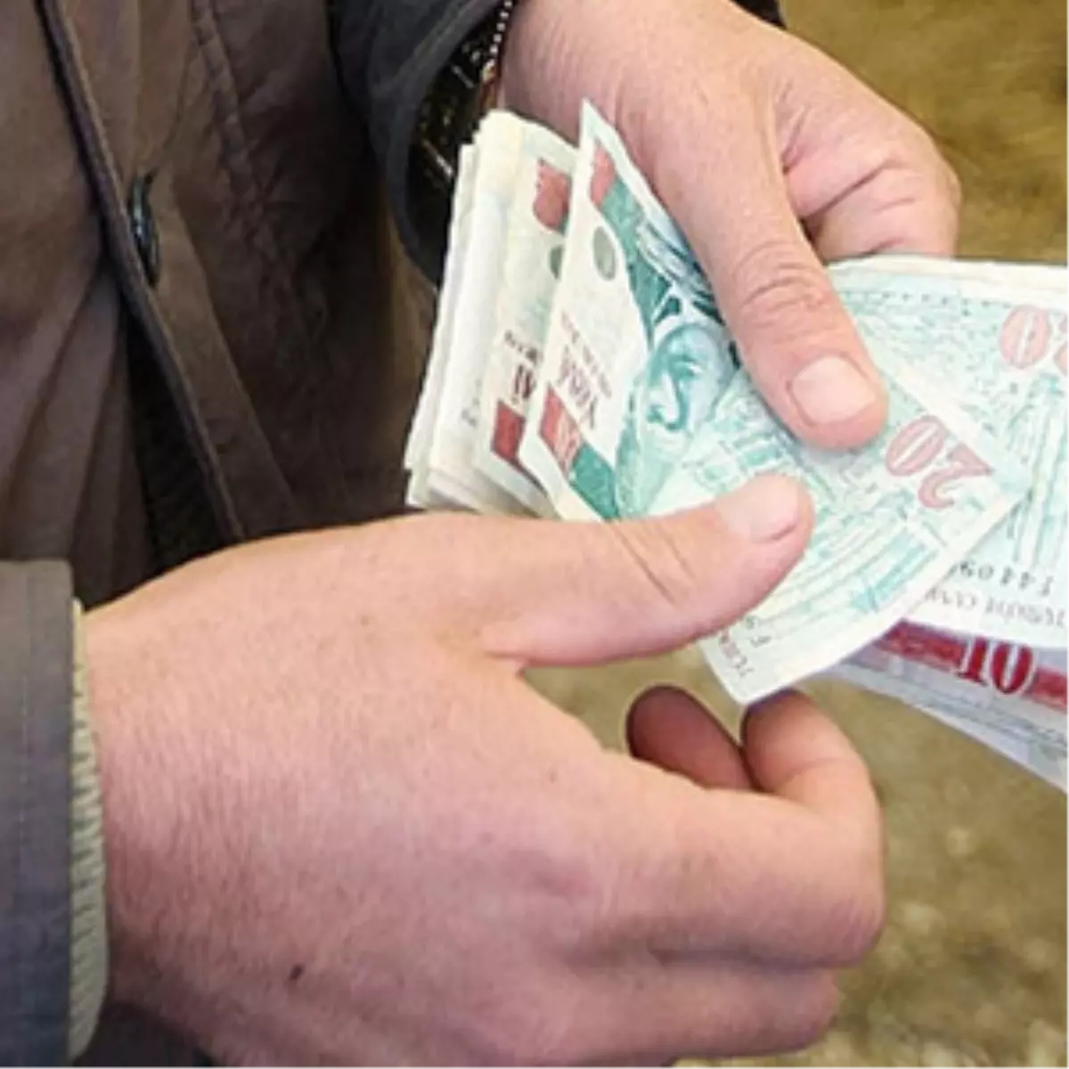 Bu Memurlara 680 Lira Zam Yapıldı!
