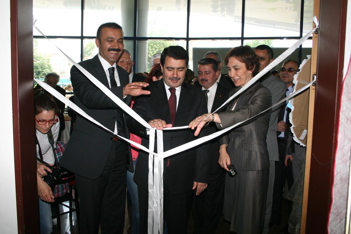 Düzce Belediyesi Meslek Edindirme Kurslarının İlk Sergisi Açıldı