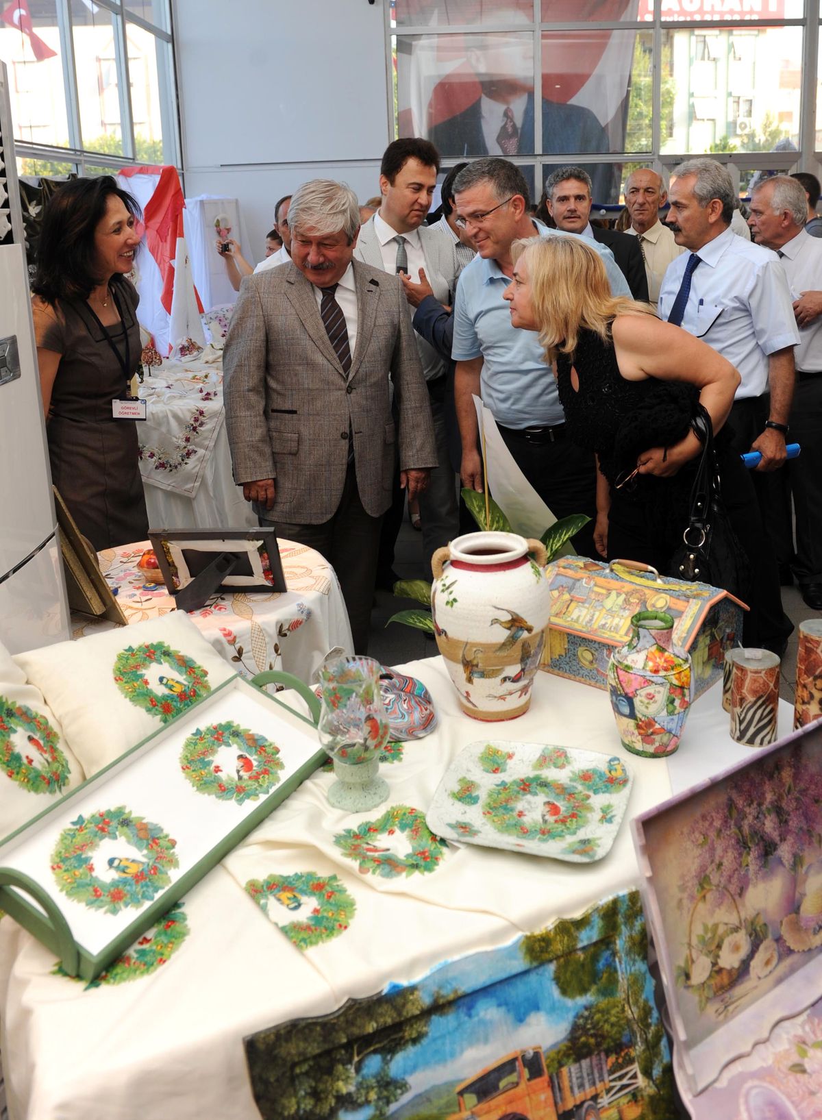 El Emeği Ürünler Sergileniyor
