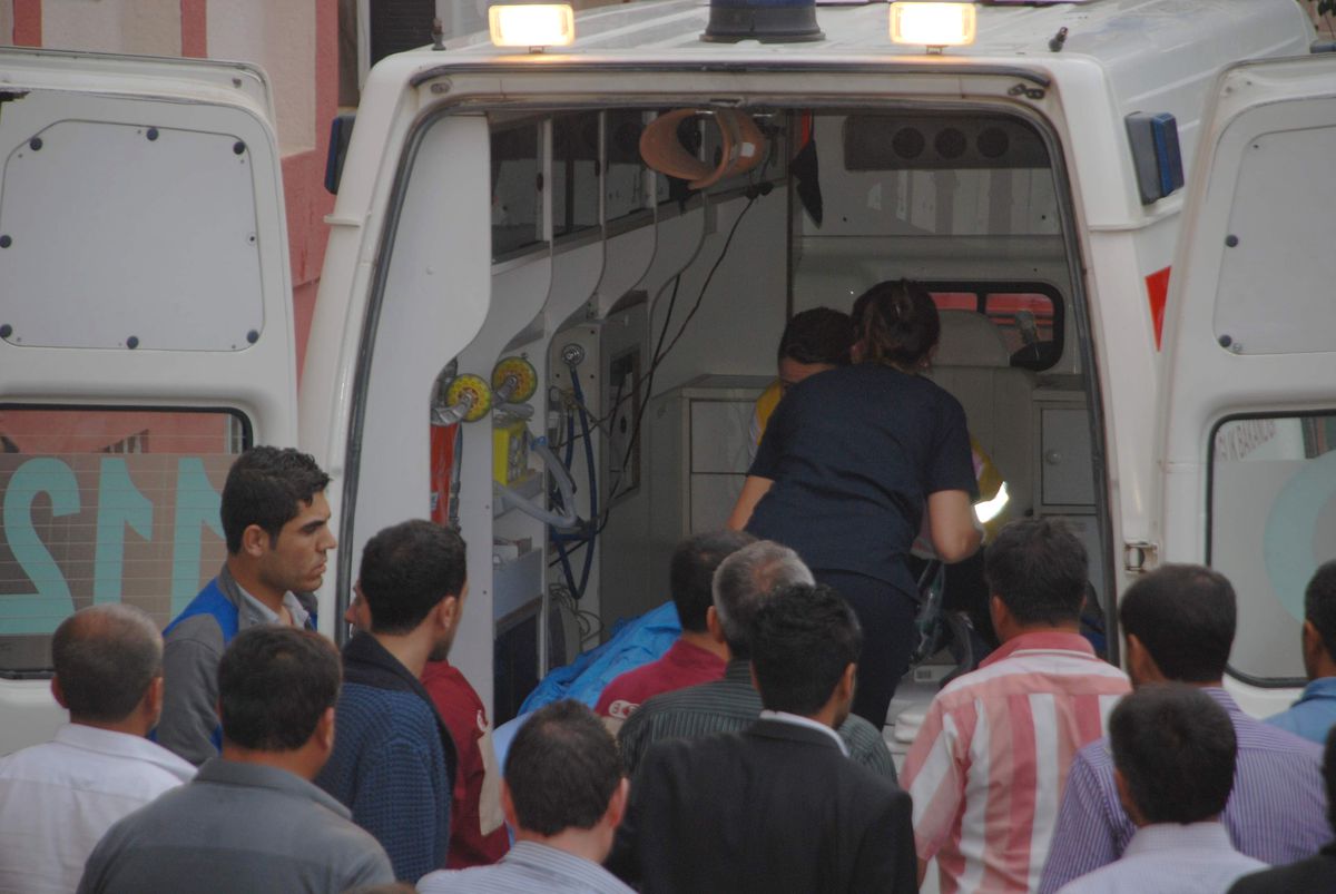 Elektrik Arızasını Giderirken Akıma Kapılan Çalışan Yaralandı
