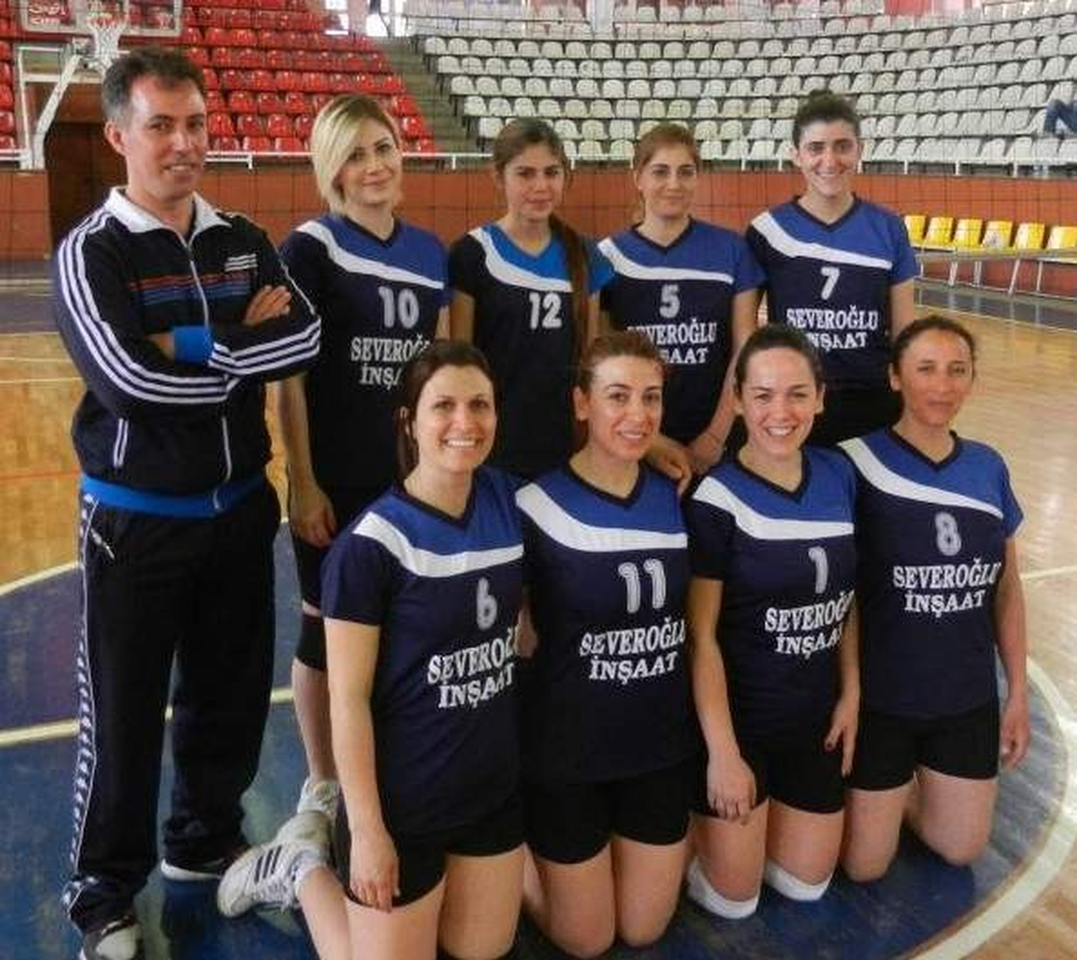 Gkv Büyük Bayanlar ve Erkekler Voleybol Takımları Şampiyonluğa Koşuyor