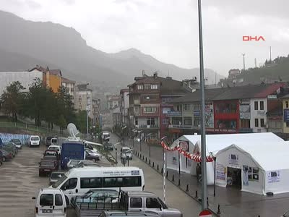 Gümüşhane'de Sağanak Yağmur ve Dolu Etkili Oldu