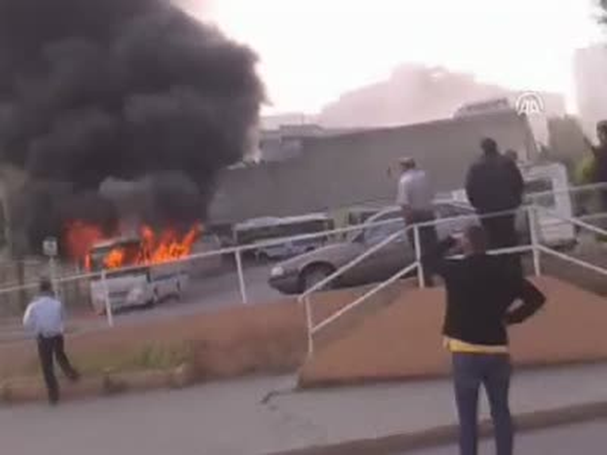 Halk Otobüsü Yakıldı