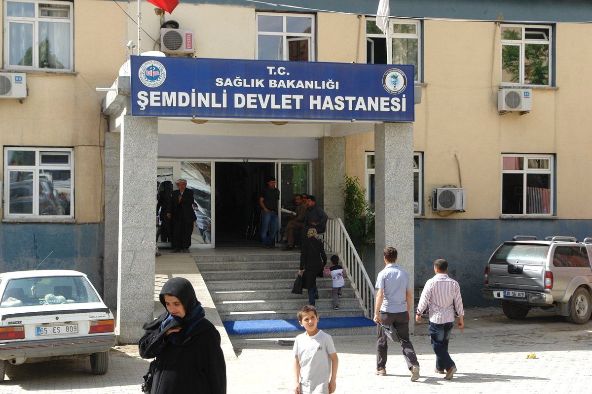 Hastahane Bahcesinde Doğum