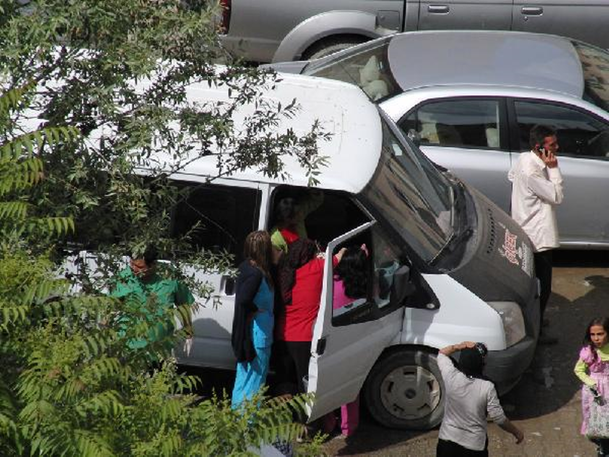 Hastane Bahçesinde Minibüste Doğurdu