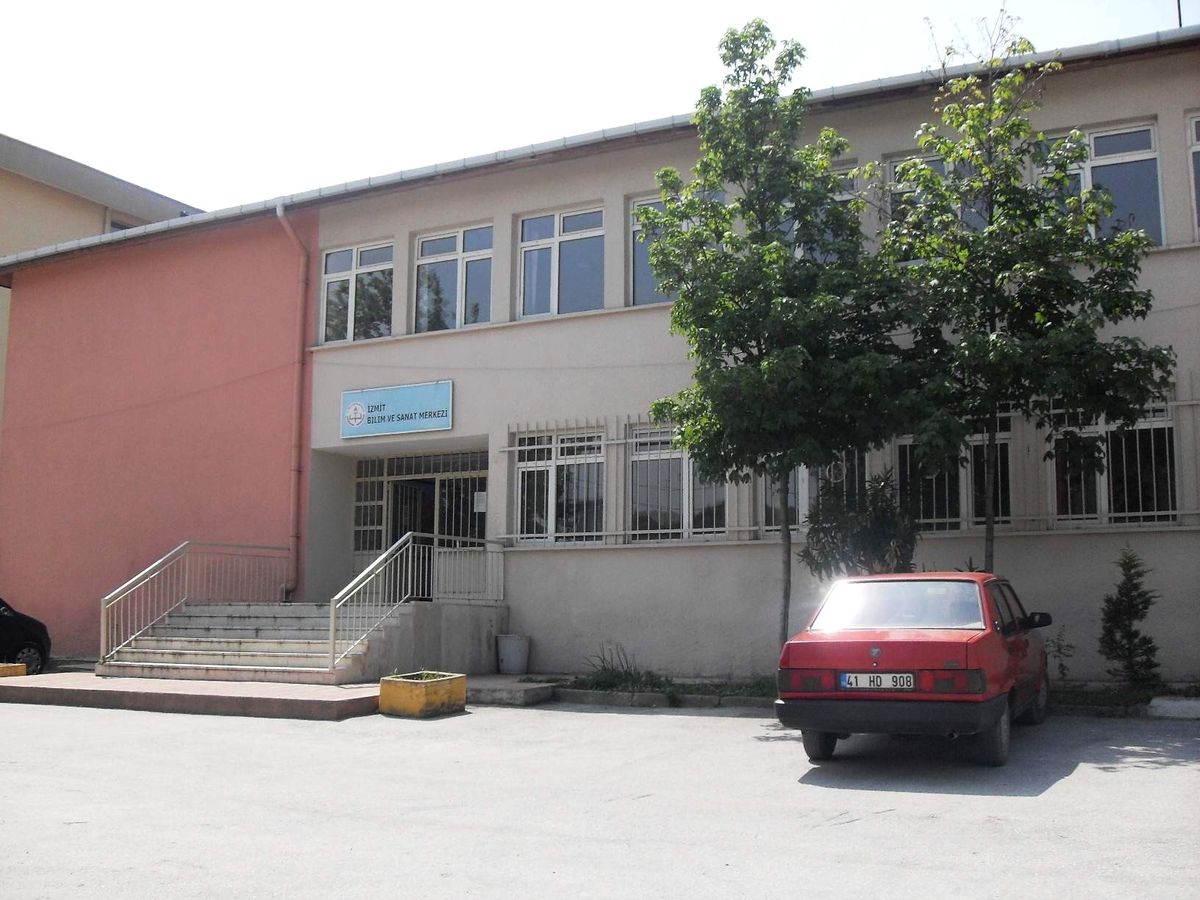İzmit Belediyesi'nden Okullara Destek