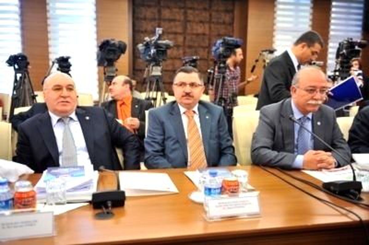 Kamu Görevlileri Hakem Kurulu'nun Memur Maaşlarına Yapılacak Zammın 2012 Yılı İçin Yüzde 4+4, 2013...
