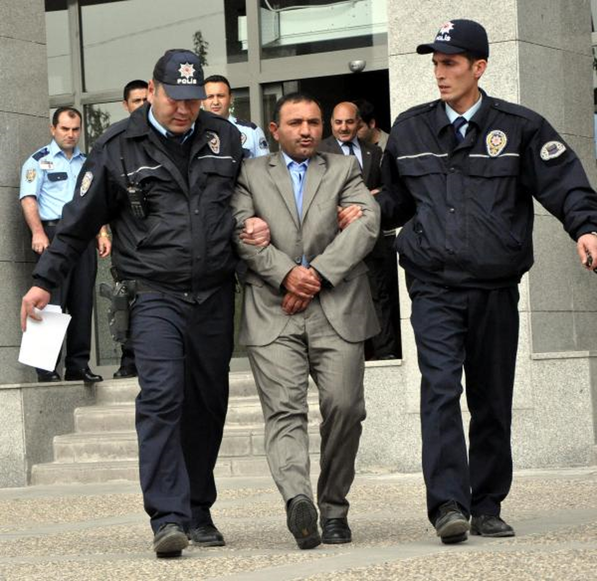 Kızlarına Tacizle Suçlanan Babaya 32 Yıl 11 Ay Hapis Cezası (2)