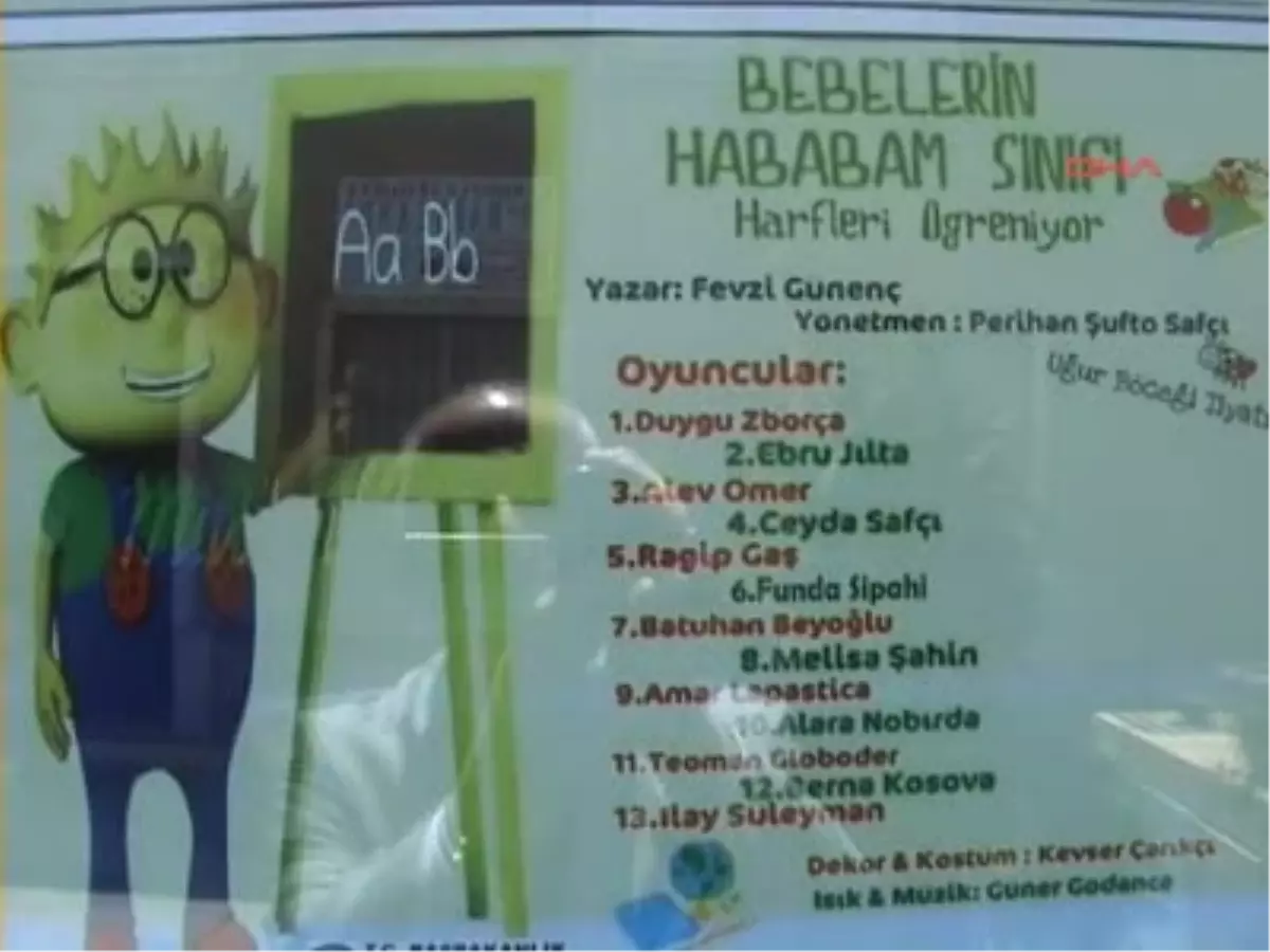 Kosova\'nın Tek Türk Çocuk ve Gençlik Tiyatrosu \'Uğur Böceği \' Ayakta Alkışlandı