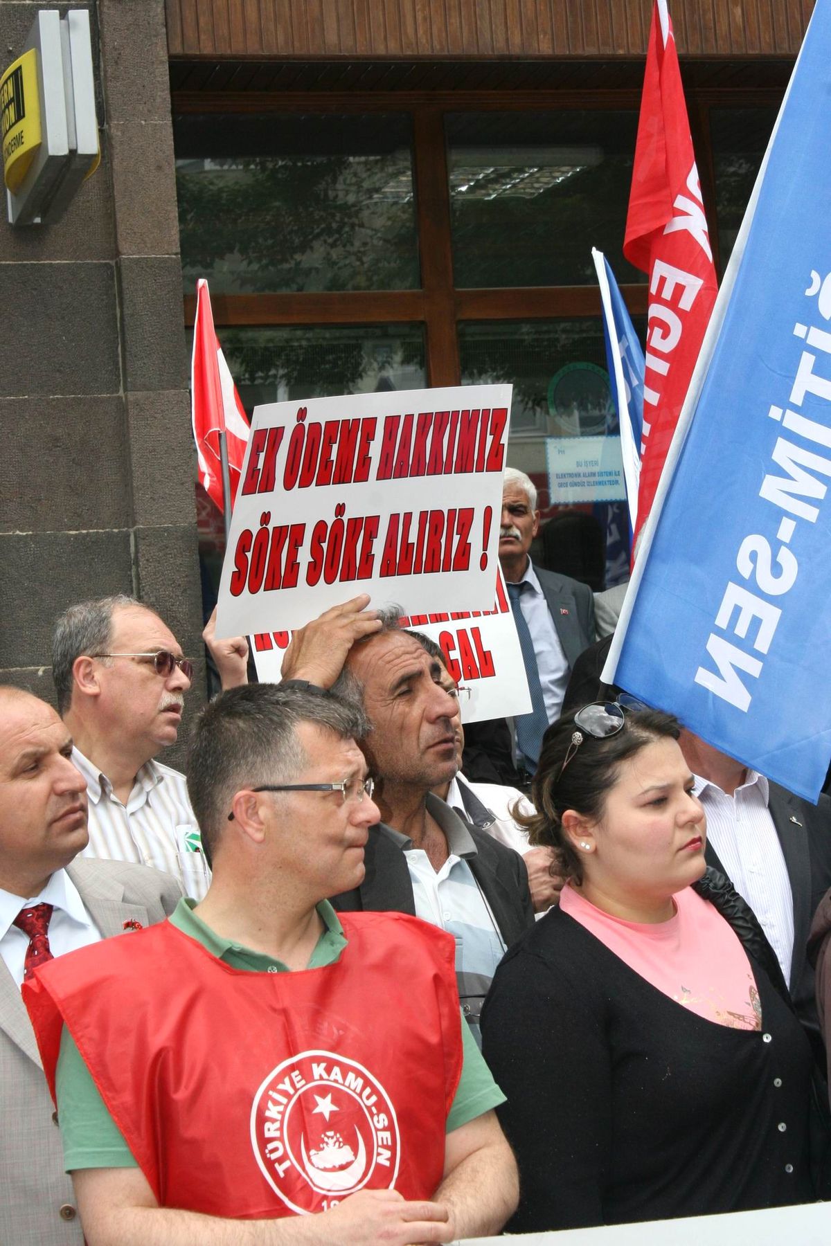 Memurlara Yapılan Yüzde 4+4'lük Zama Kamu-Sen'den Tepki
