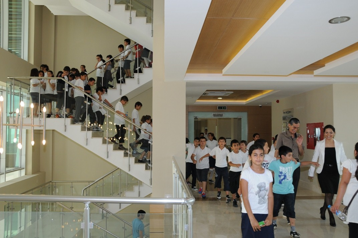 Öğrenciler Konyaalti Belediyesi Hizmet Binasını Gezdi