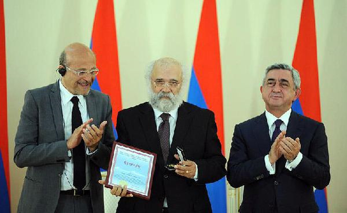 Ragıp Zarakolu'una Ermenistan Devlet Nişanı Verildi