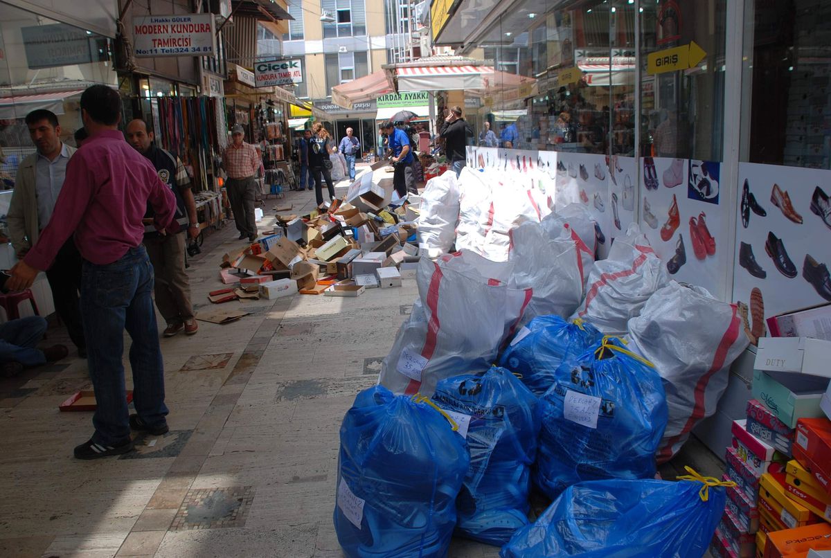 Sahte Ayakkabılara Polis Baskını