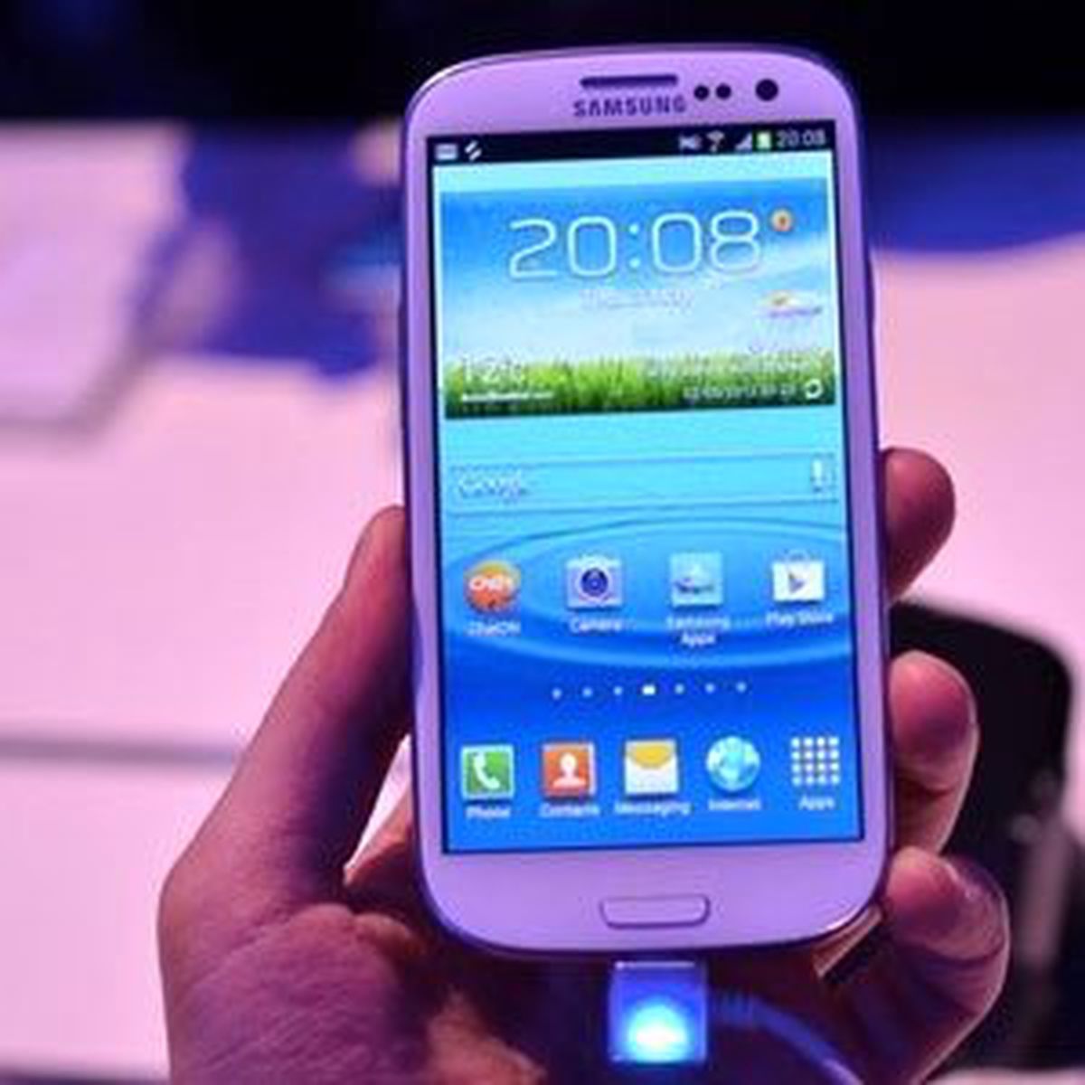 Samsung Galaxy S III, 4 Haziran'da Avea'da