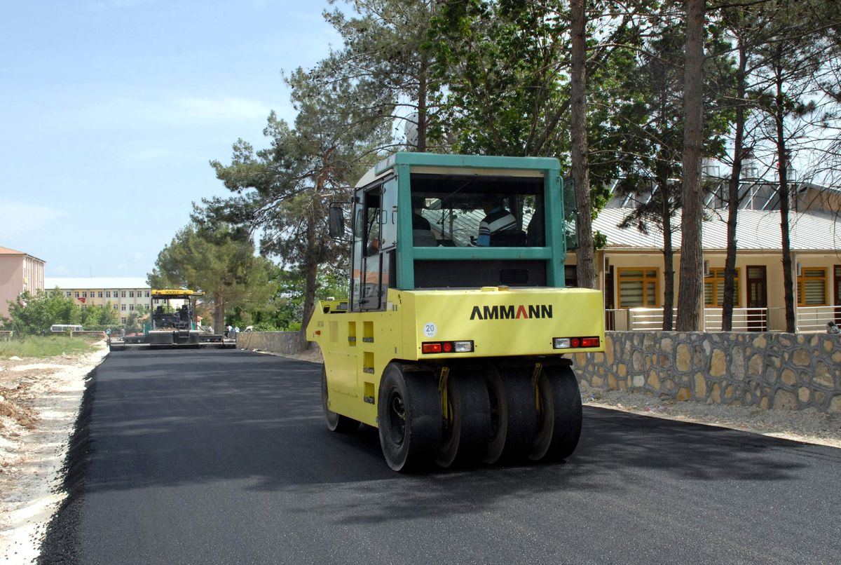 Sokak ve Caddeler Genişletiliyor